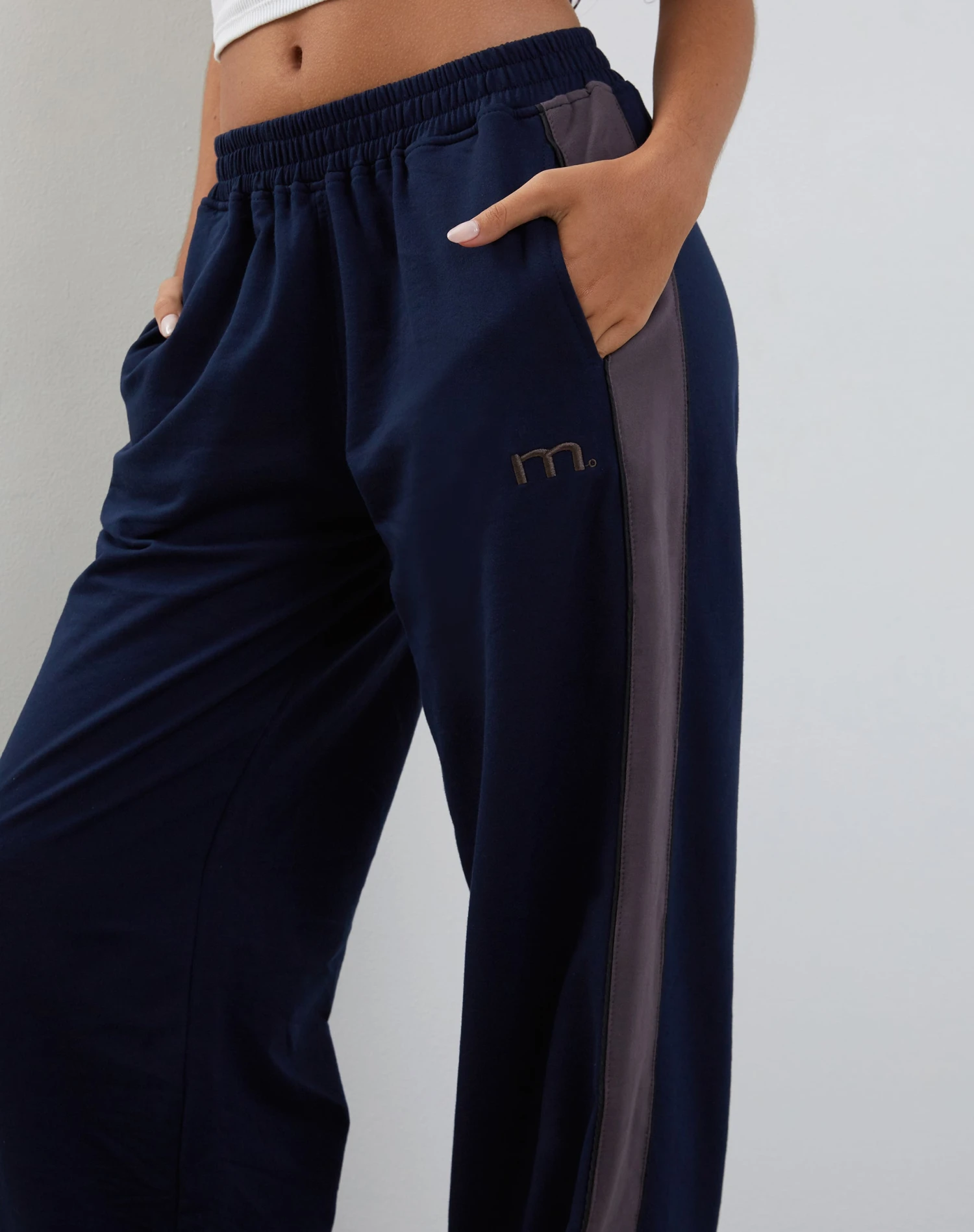 Bedion Oversized Jogger In Navy With M Embroidery