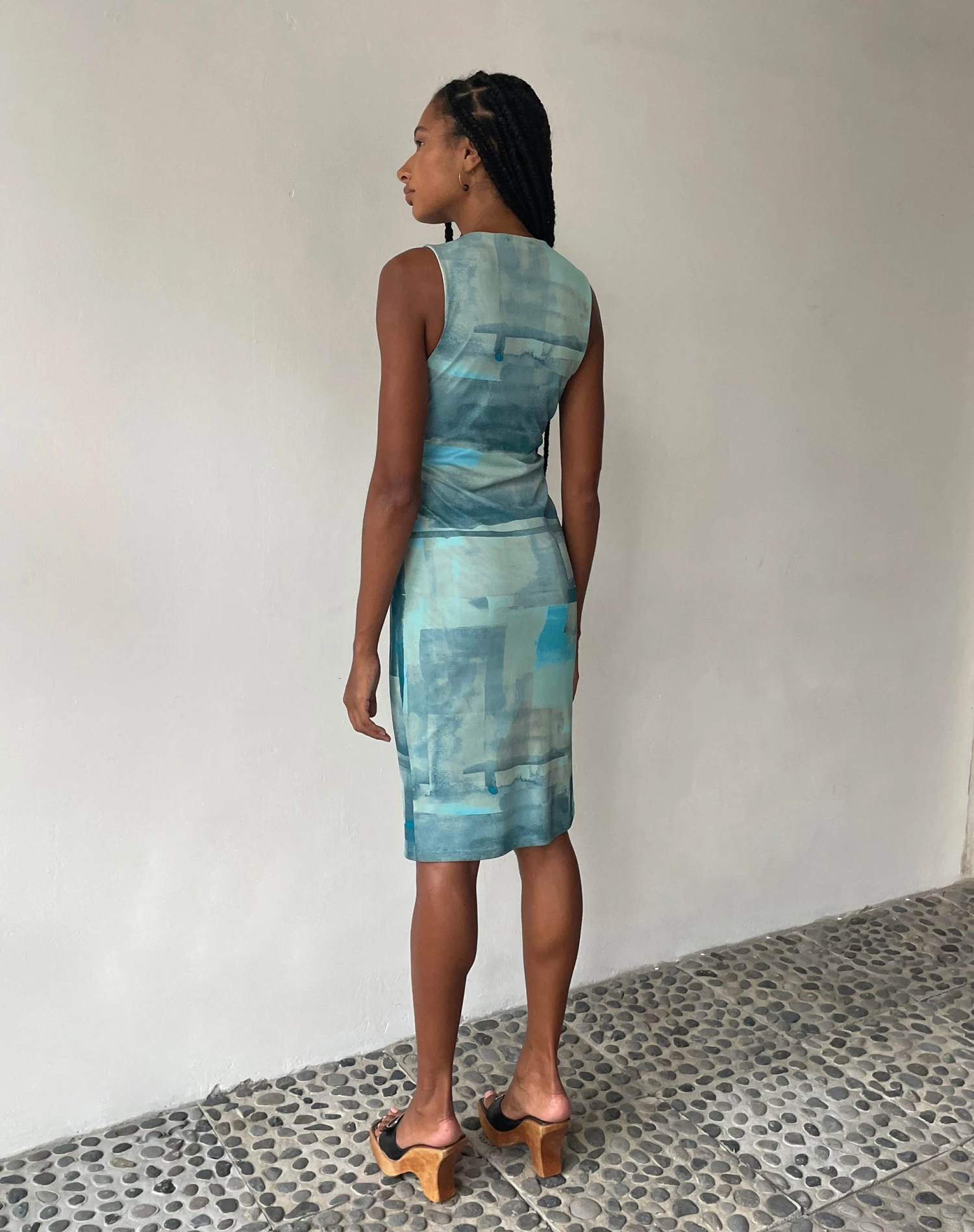 MOTEL X JACQUIE Indie Midi Dress In Mesh Green And Blue Abstract Paint Brush - Image 4
