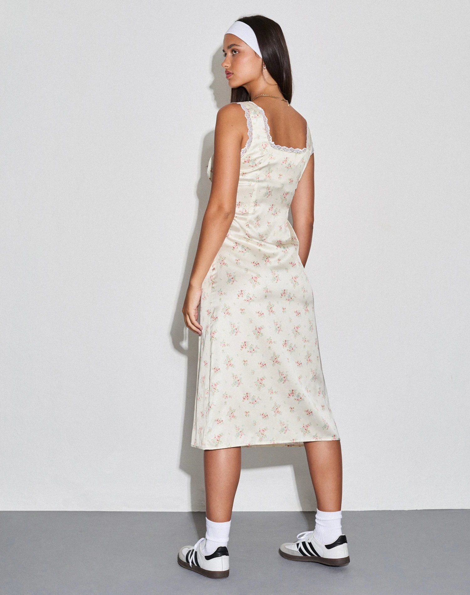 Jinora Midi Dress In Satin Vintage Rose Garland - Image 2