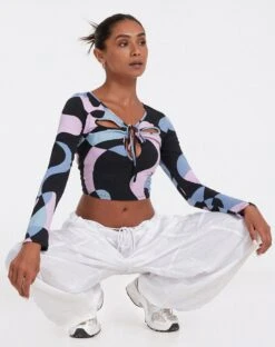 Licora Crop Top In Abstract Purple