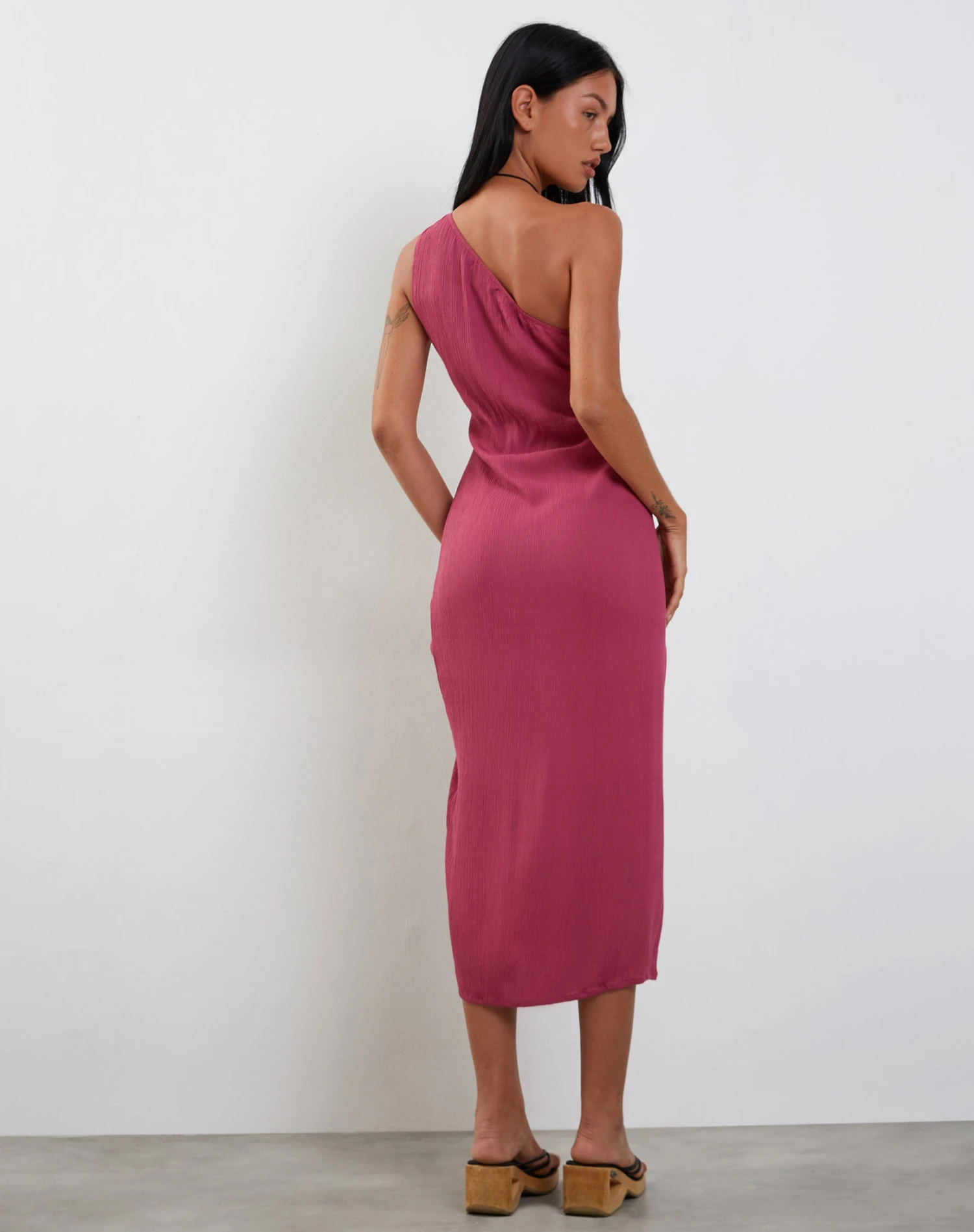 Namjun One Shoulder Midi Dress In Daco Rose Crinkle - Image 3