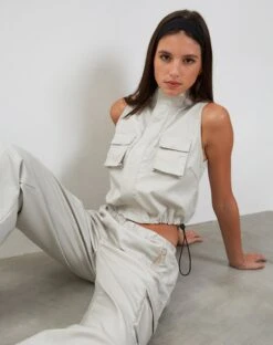 Pae Utility Vest In Pearl Grey