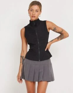 Rilyn Zip Up Vest Top In Black