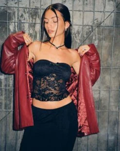 Shaka Bandeau Top In Lace Black