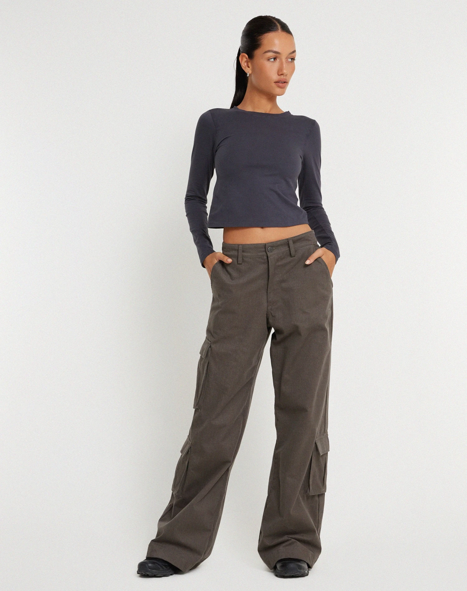 Shan Wide Leg Trouser In Dark Grey - Image 5