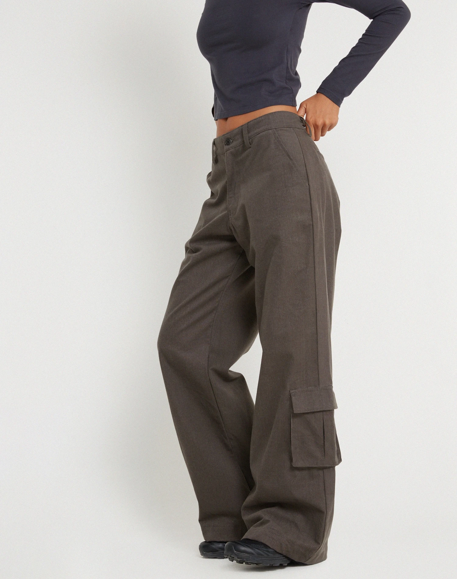 Shan Wide Leg Trouser In Dark Grey - Image 3