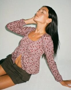 Thena Long Sleeve Top In 90's Floral Burgundy