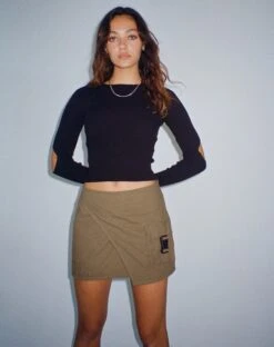Trin Low Waisted Mini Skirt In Military Khaki